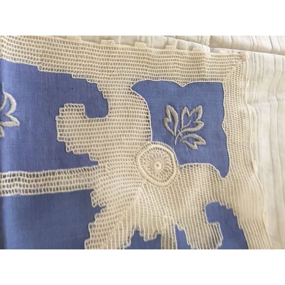 Vintage 1940's Hand Crocheted Blue White Linen Tablecloth + 4 Matching Napkins - Picture 5 of 10